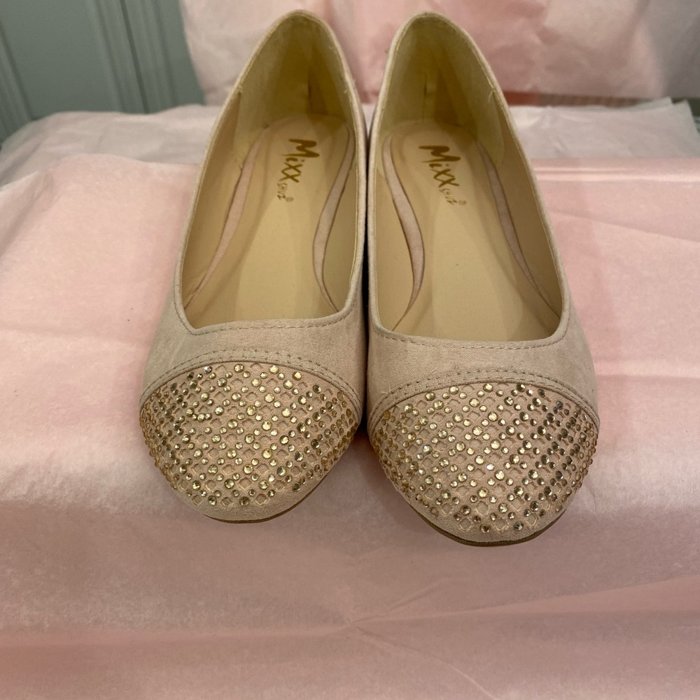 NWOBox Size 8.5 Flat Shoes in Cream Suede Like Material with Embellished Toes